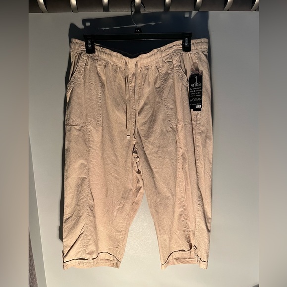 1X ERIKA CROPS - Picture 1 of 11